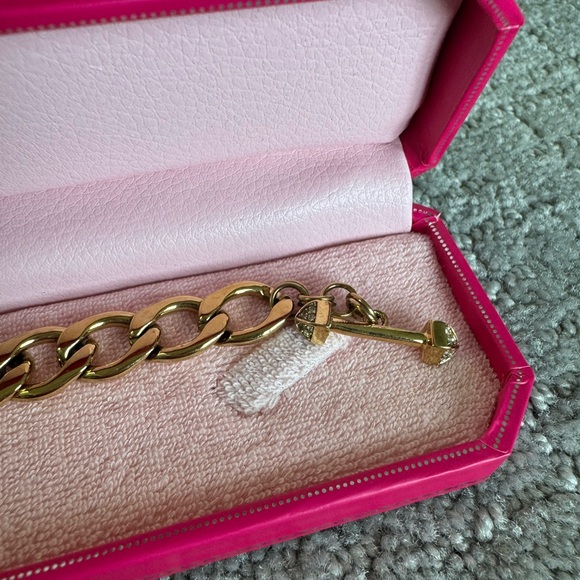 Juicy Couture Gold Charm Bracelet with Pink Ring Charm Y2K 2013 - Picture 4 of 8